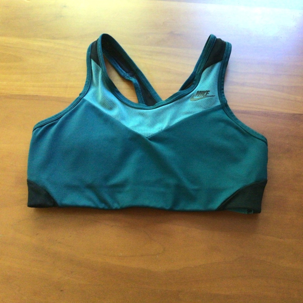 Women’s Nike sports bra, dri fit